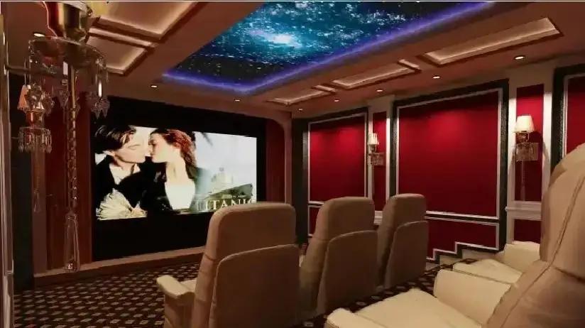 很正常的，现在很多服务行业都包含色情服务。私人影院，正经人谁去私人影院看电影。黄