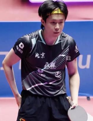 北京时间11月12日20：30，全运会乒乓球男单1/8决赛晚上场次对阵如下：
