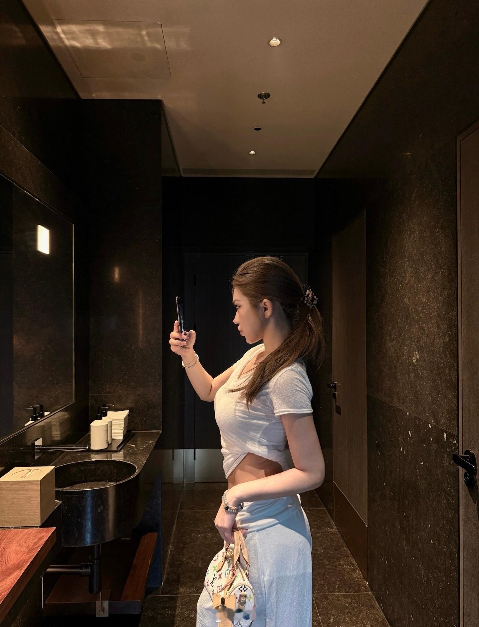 有没有发现以前的iPhone真的很薄！ ​​​