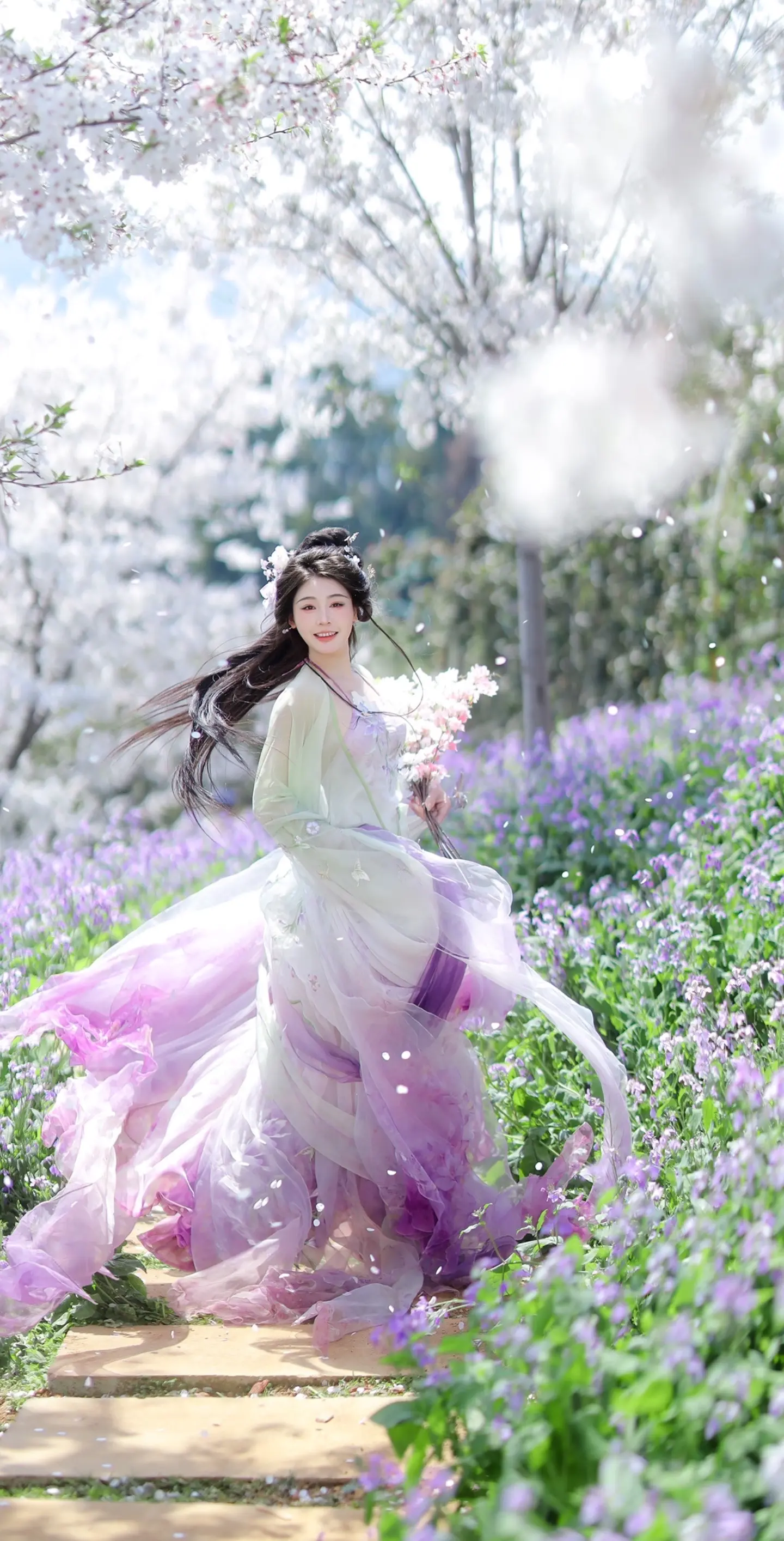 “遇见你的那天，漫天樱花飞舞”出境:客妹