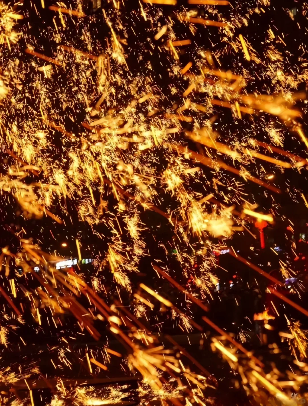 终于‼️上海也有打铁花和火壶表演啦🔥
