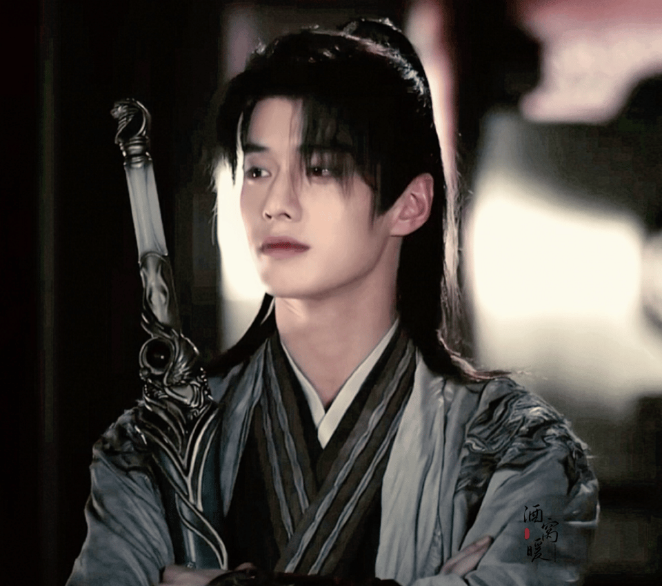 #何与武侠感算是被你拿捏了#"何与的武侠之路，步步生莲，少年英姿与武侠韵味相得益