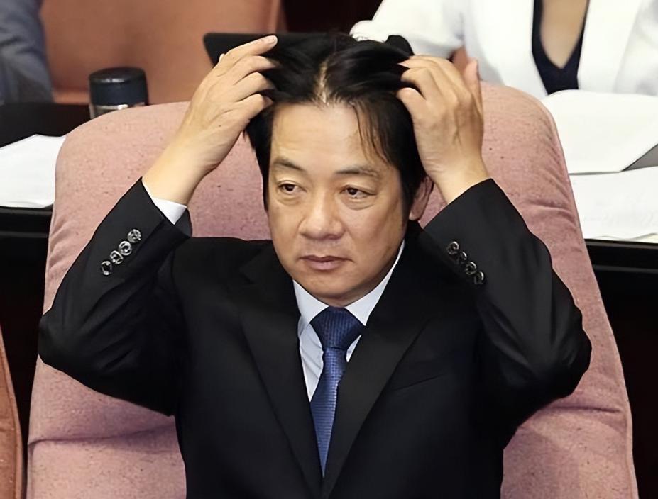 解放军直升机、无人机编队穿越所谓“台海中线”，深入台方单方面划定的R9限航区长时