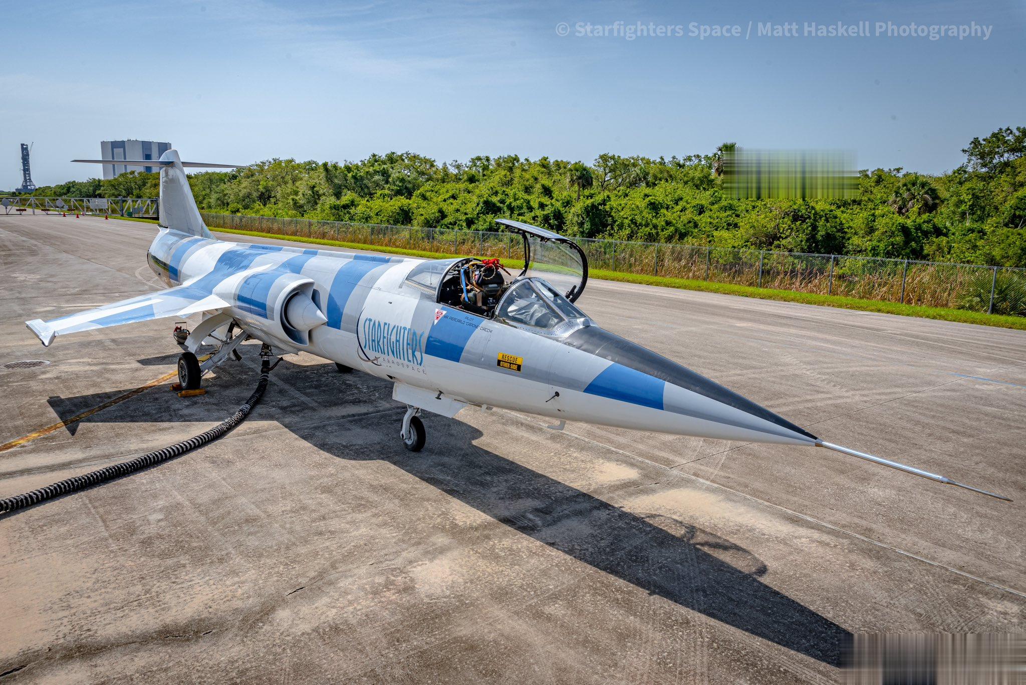 NASA Starfighters运营的F-104，承担着微重力、高空、高速和高