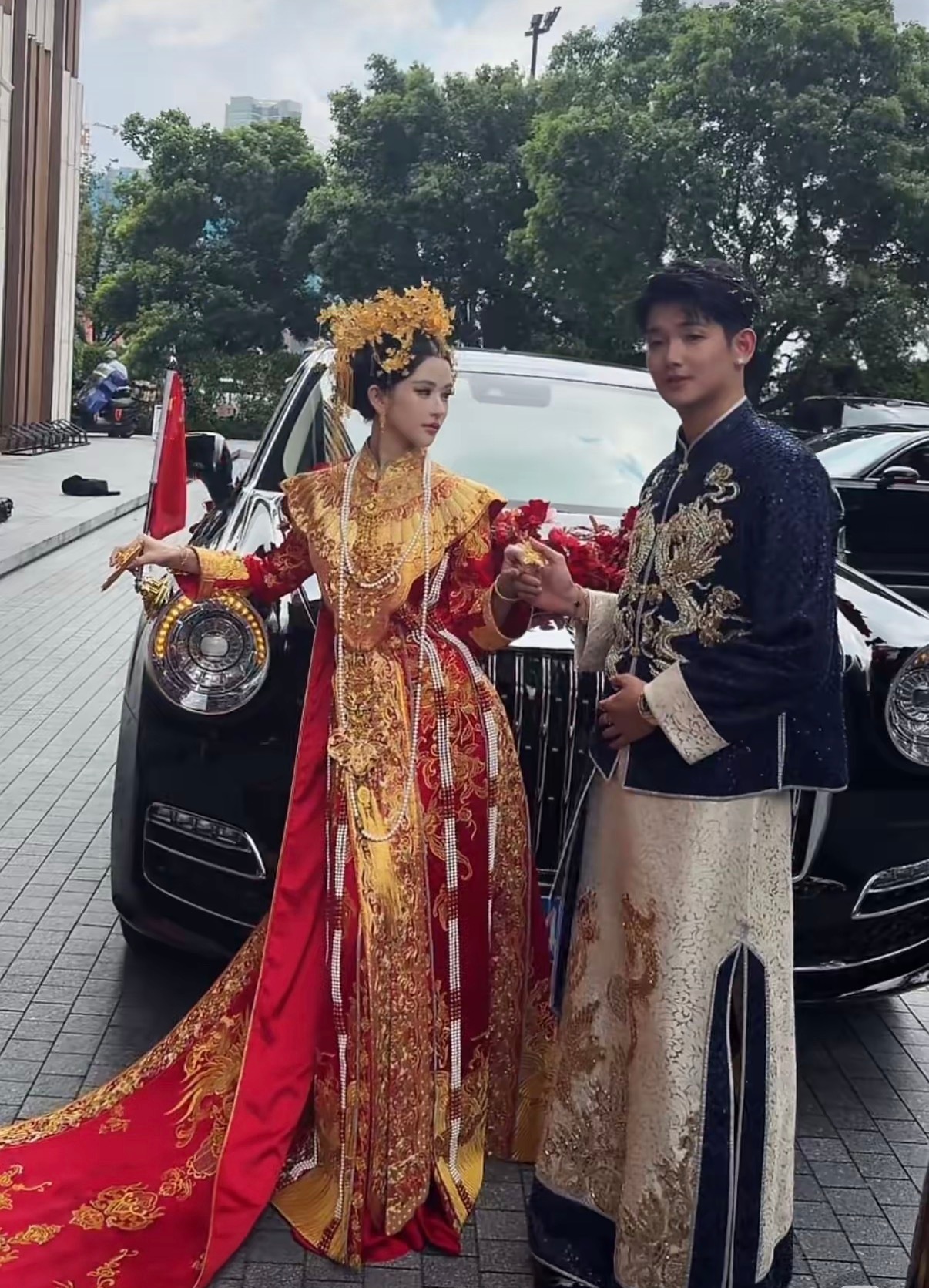 9月5日，梅尼耶结婚了，新娘不是痞幼！​早前看梅尼耶和痞幼一起拍段子，两人郎才女