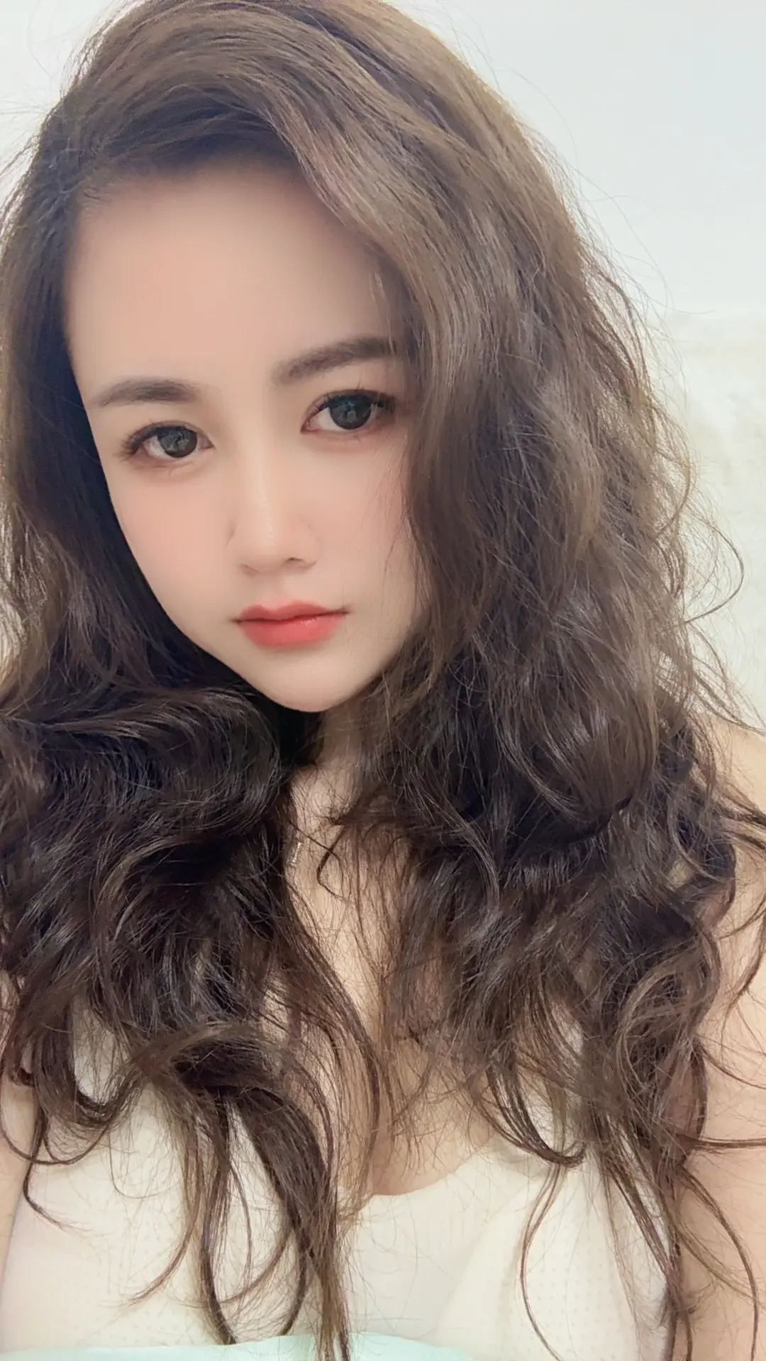 有钱有势有权又如何？我不吃你的不喝你的！又能奈我何？百年以后一人一个炕...
