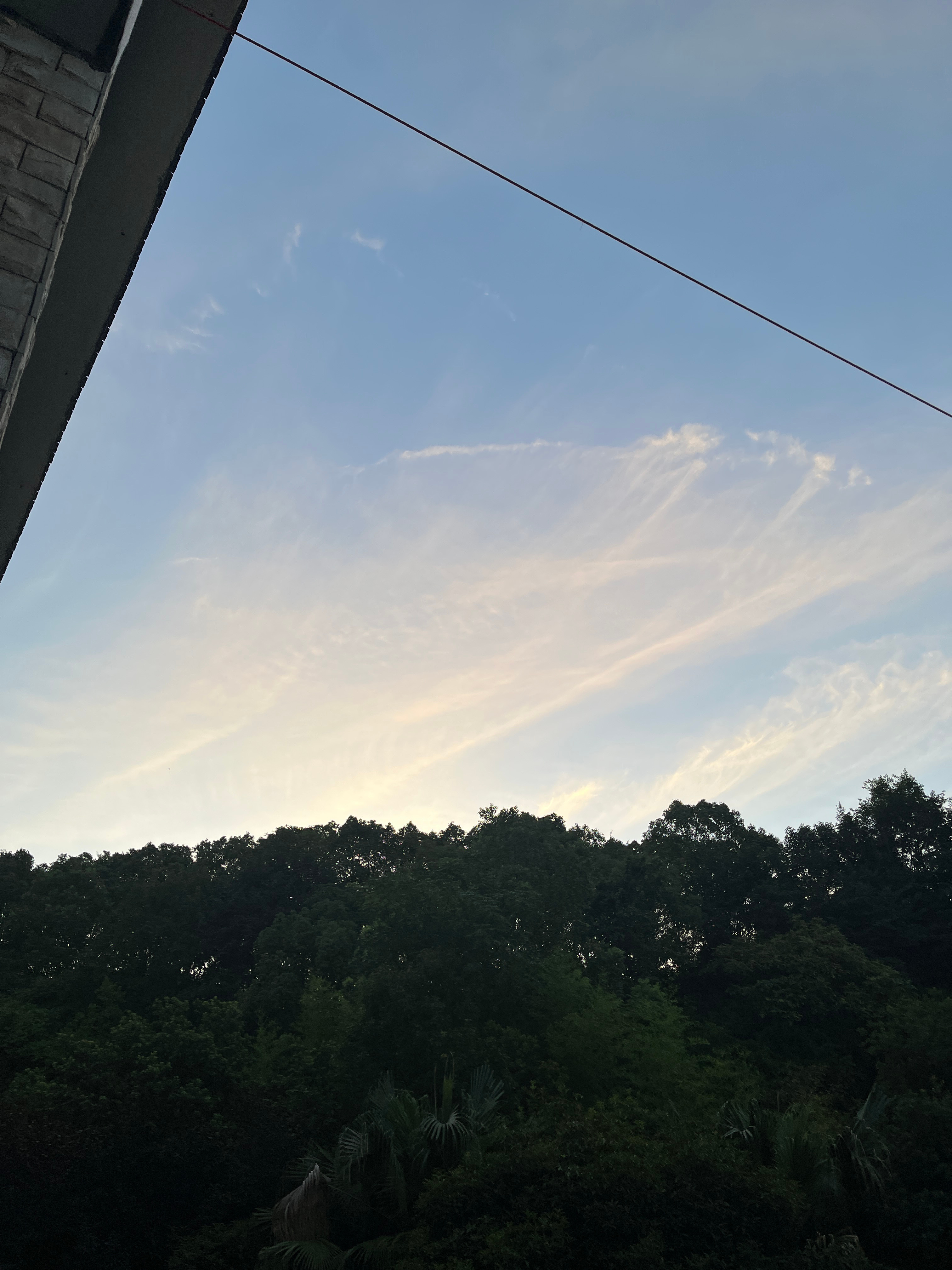 让每一天的生活都充满阳光前提是每一天都主动升起心中的太阳。面部是真相