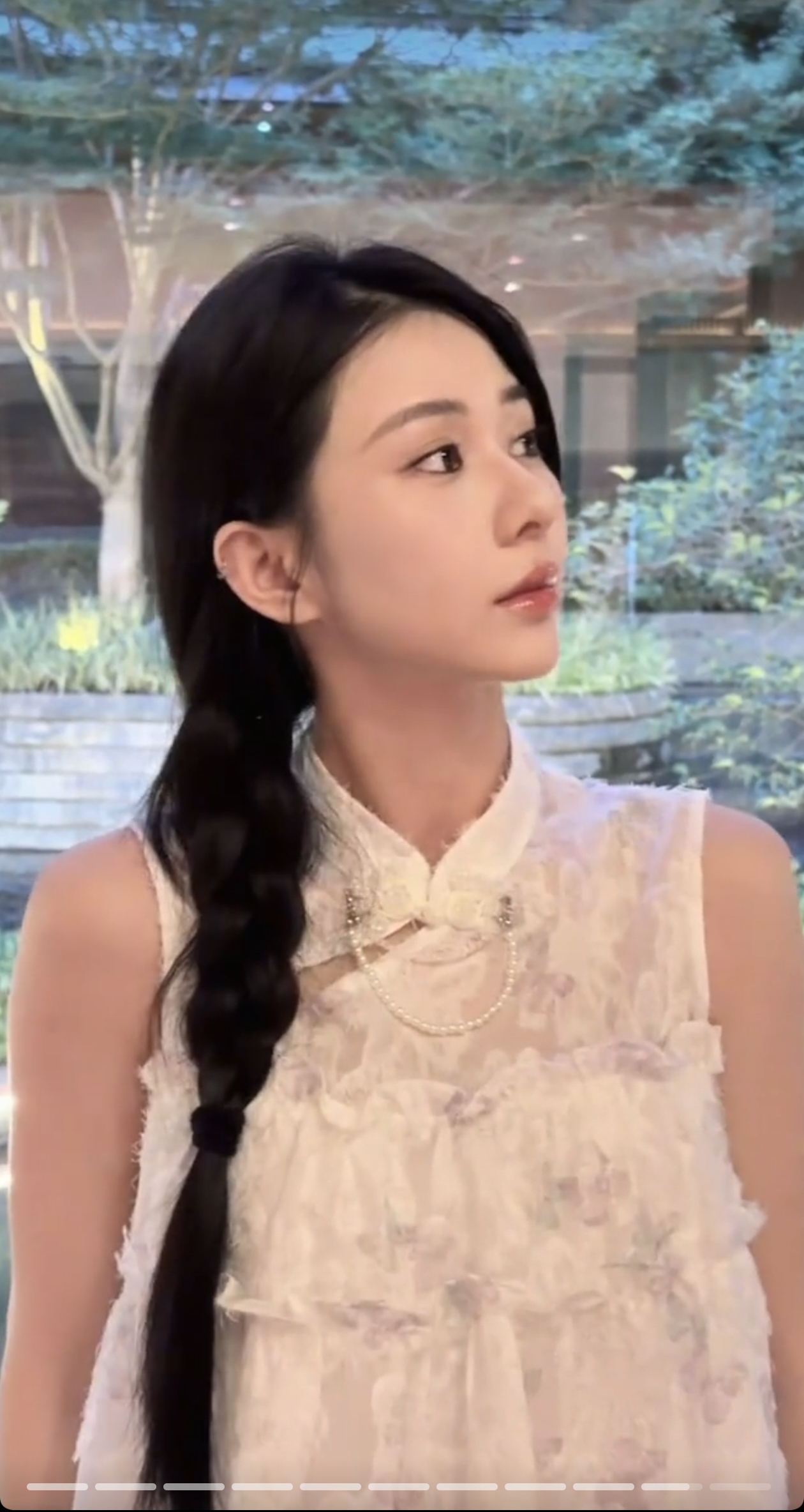关芯 说给关芯听 芯呀，我跟你说，昨晚我在梦里有女朋友了。在梦里有个女生喜欢了我