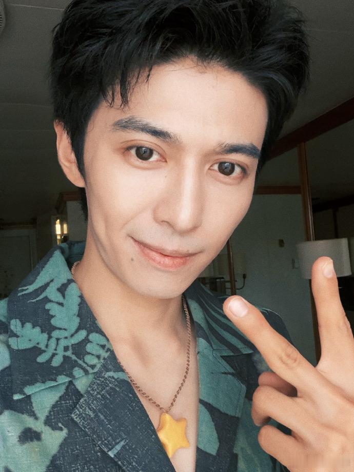 赵小童回快乐老家了赵小童非常美好充实的一天回到青岛卸下疲惫全身心享受老家时光 