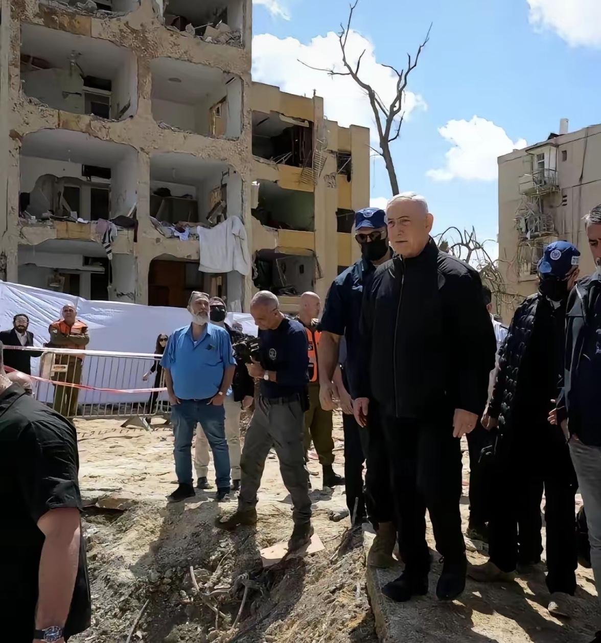 内部断裂已经开始了？
以色列海法市市长表示：“以色列政府牺牲海法及周边地区居民的