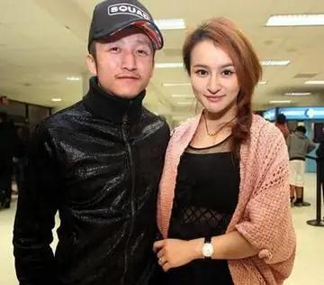 邹市明被曝连续数月零收入

        在综艺《姐姐当家2》录制现场，冉莹颖