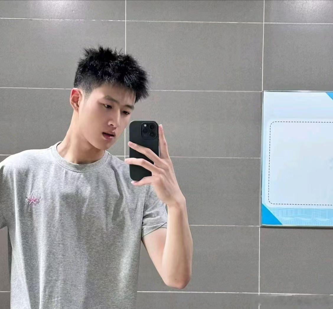 活着和生活是两种概念活着还是要有质量，生活才能有乐趣。做好精致的自己。 ​​​