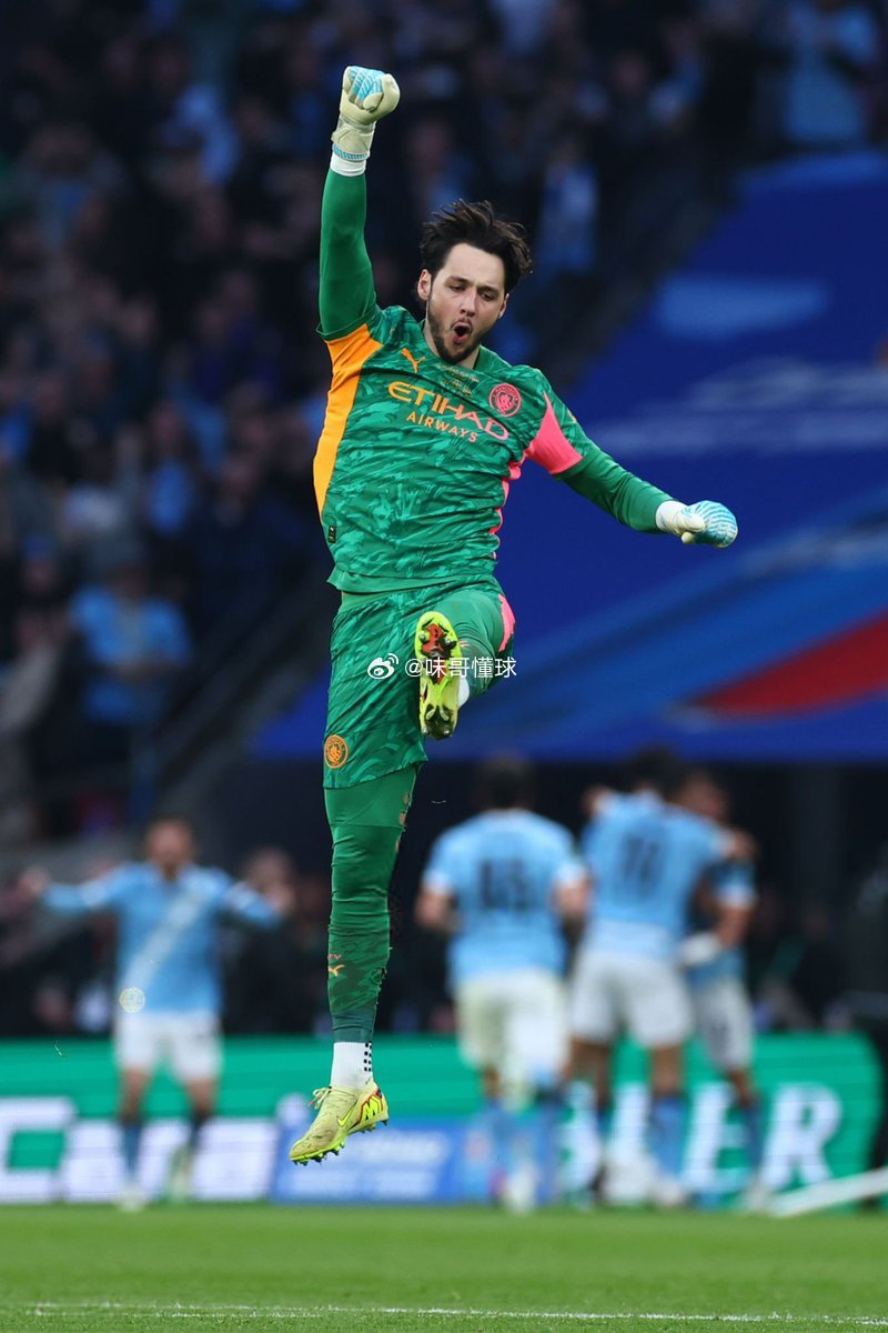 阿森纳0比2曼城James Trafford 