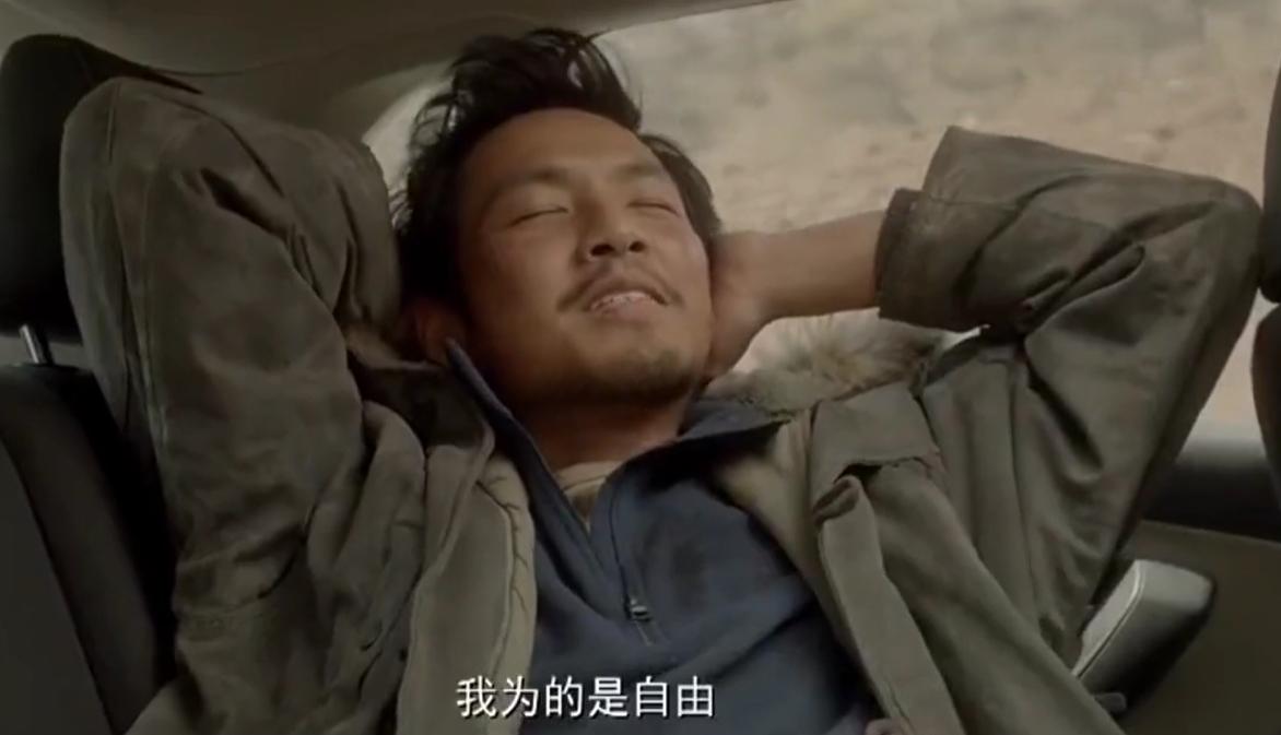 你是否赞同应该从小学开始就得学《论语》？
有个一个网友说：
随着年龄的长大，越来