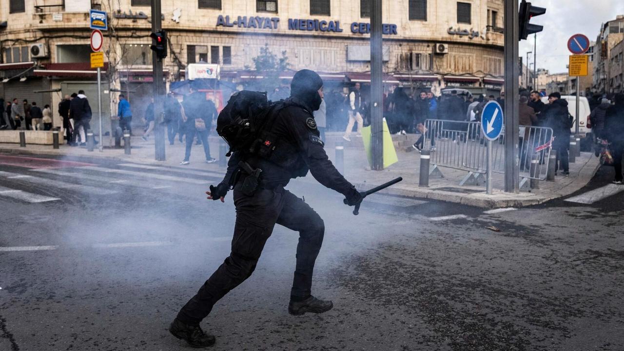 炸了！以色列欧洲军工命脉被付之一炬，这把火是众怒的总爆发！3月20日凌晨，一条快