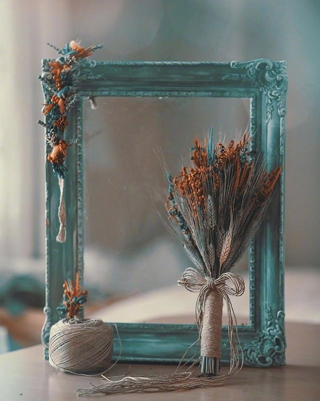 人具有轻易把宝物变成破烂的能力。 无论曾经多么重要的礼物，多么心爱的书信，美丽的