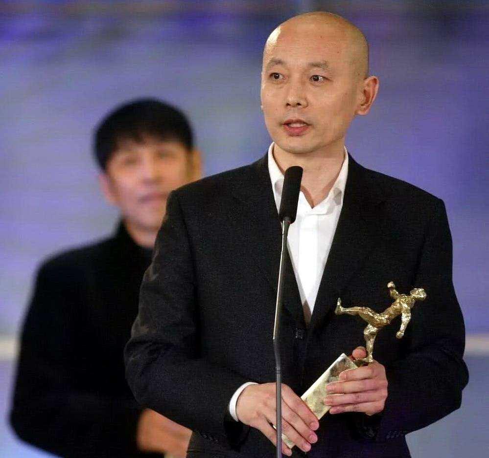 当年拍《活着》时，张艺谋邀请葛优出演男主，葛优狮子大开口:“除非你给我70万的片