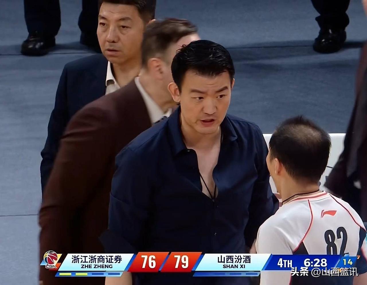 浙江广厦涉险胜山西男篮，王博却怎么也高兴不起来！
昨天晚上，浙江广厦主场取胜山西