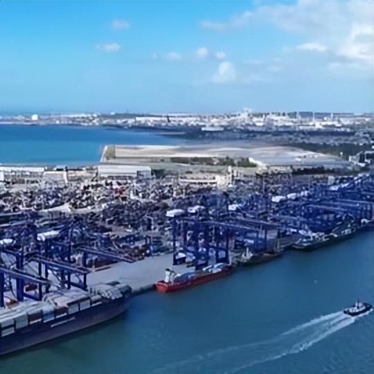 海南自由贸易港：基础设施建设创造了9个全国第一
 
12月18日，海南自由贸易港