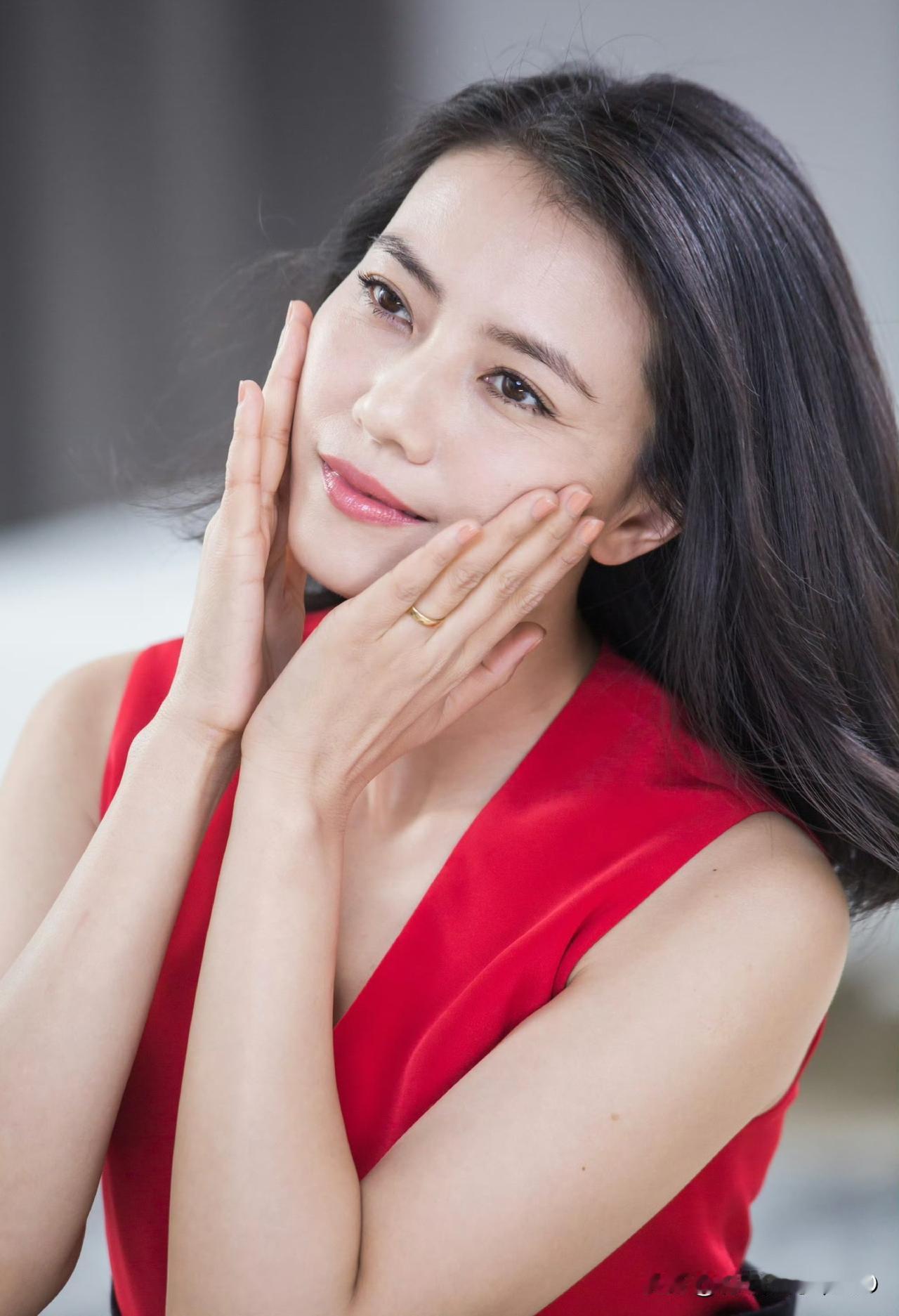 高圆圆甜美笑容