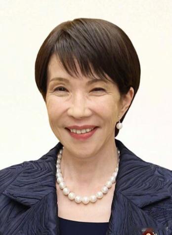 原来高市早苗不怕中国施压，不怕在野党发难，连支持率暴跌都不在乎，唯独怕这位 86