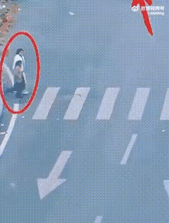 路见不平一声吼，该出手时就出手呀！