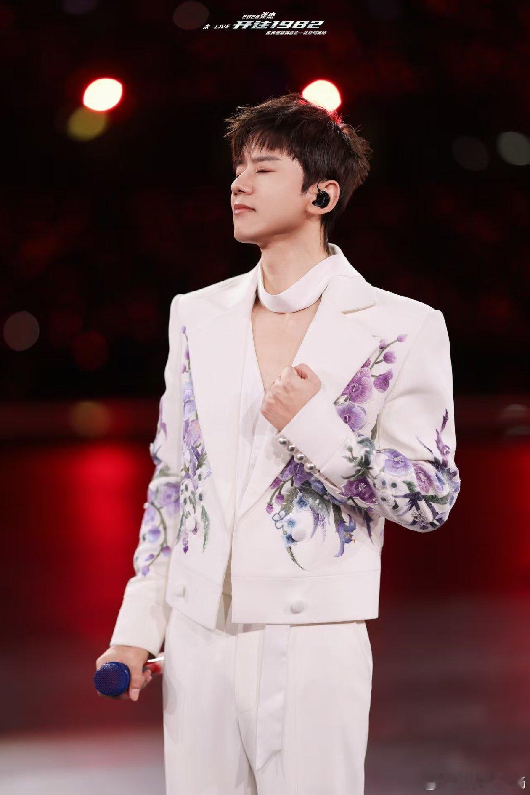 张杰演唱会新加坡场官宣张杰演唱会海外场官宣 列车开动，海外启程！张杰新加坡演唱会