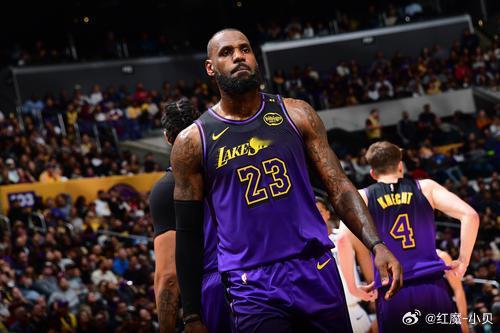 湖人被以100亿收购帕森斯：到本赛季结束时，里夫斯的数据会比詹姆斯更好前NBA球