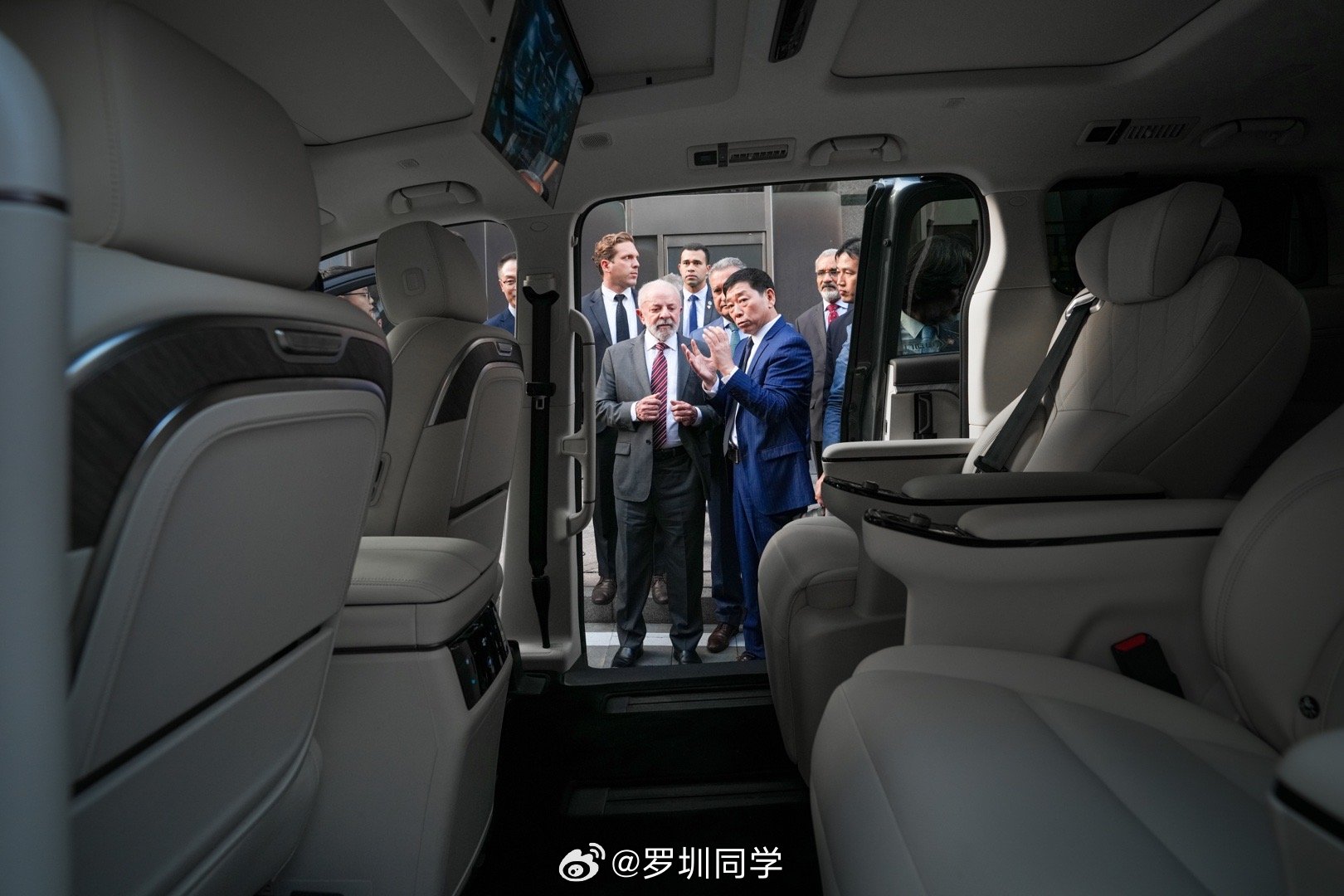 长城够排面啊，昨天巴西总统卢拉才到，今天一大早就去了长城魏总亲自接待，重点介绍了
