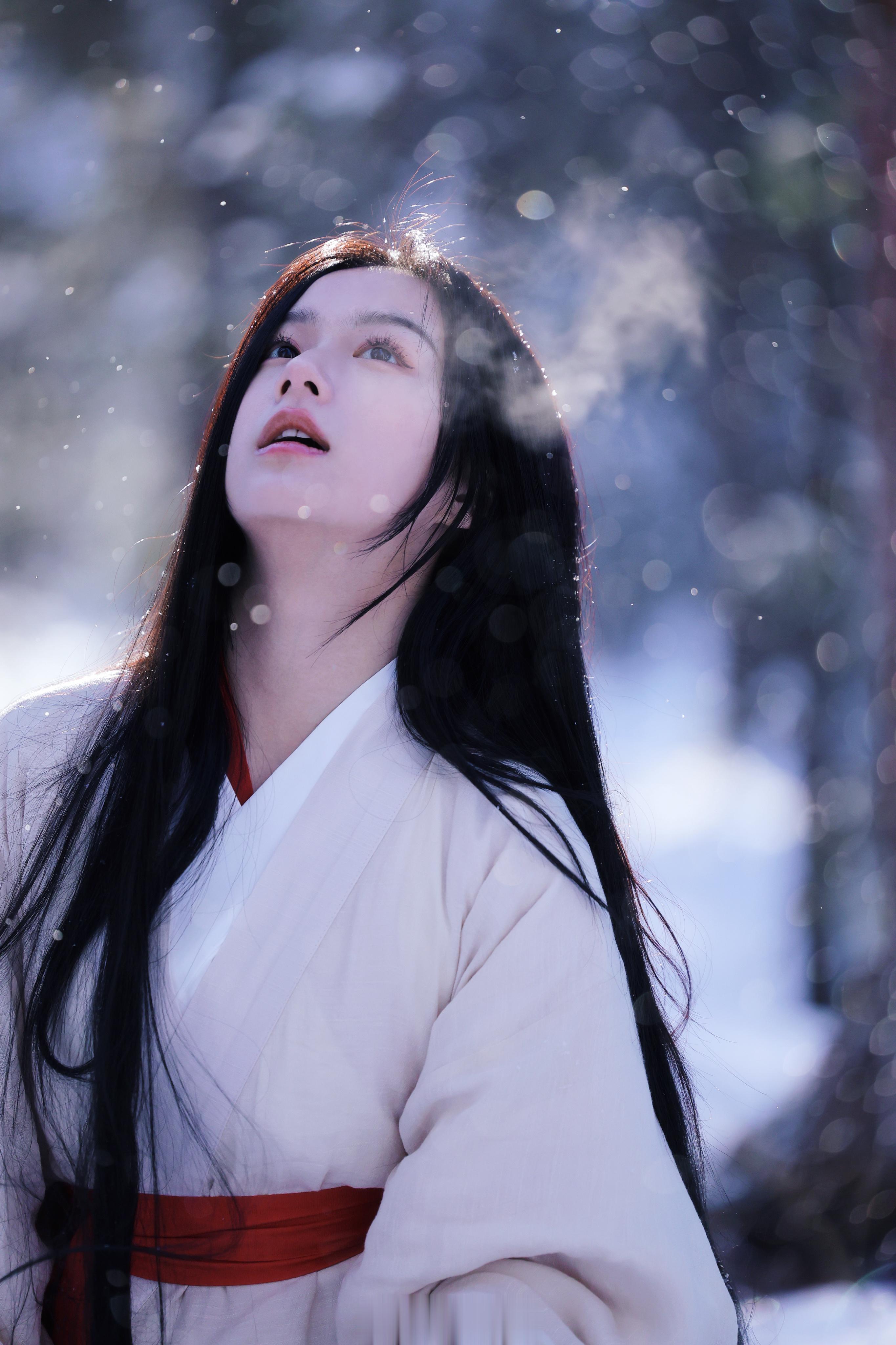 一眼望万年过去了 …出境：摄影：#汉服##深圳约拍[超话]##广州约拍##包上恩