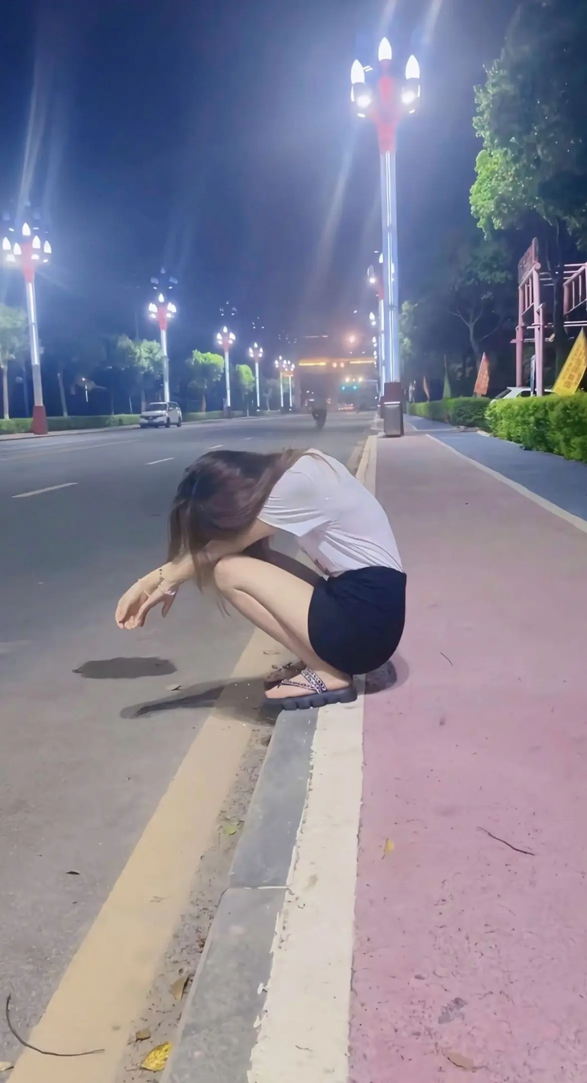“我就是很喜欢那种 纵容我的 管着我的 还要惯着我的那个你”❤️