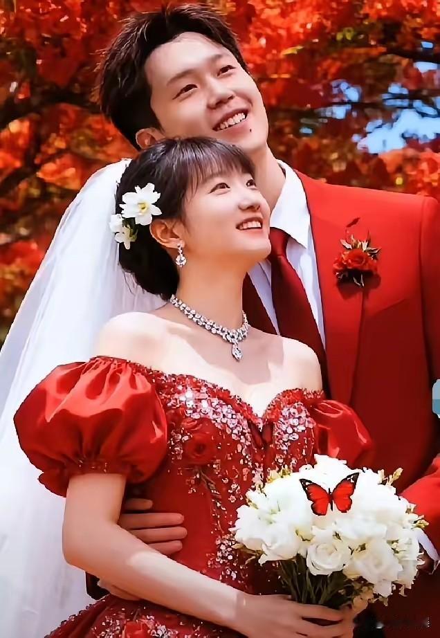 今天是谁又幸福了！
 
莎莎和楚钦，
好羡慕他俩，最好的年纪遇到最好的彼此，
​