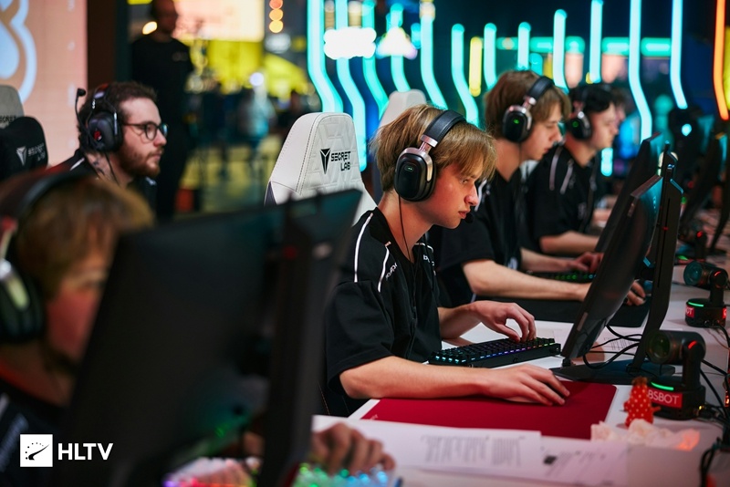 NAVI在StarLadder 2026秋季赛开局失利，而全乌克兰班的B8战队在