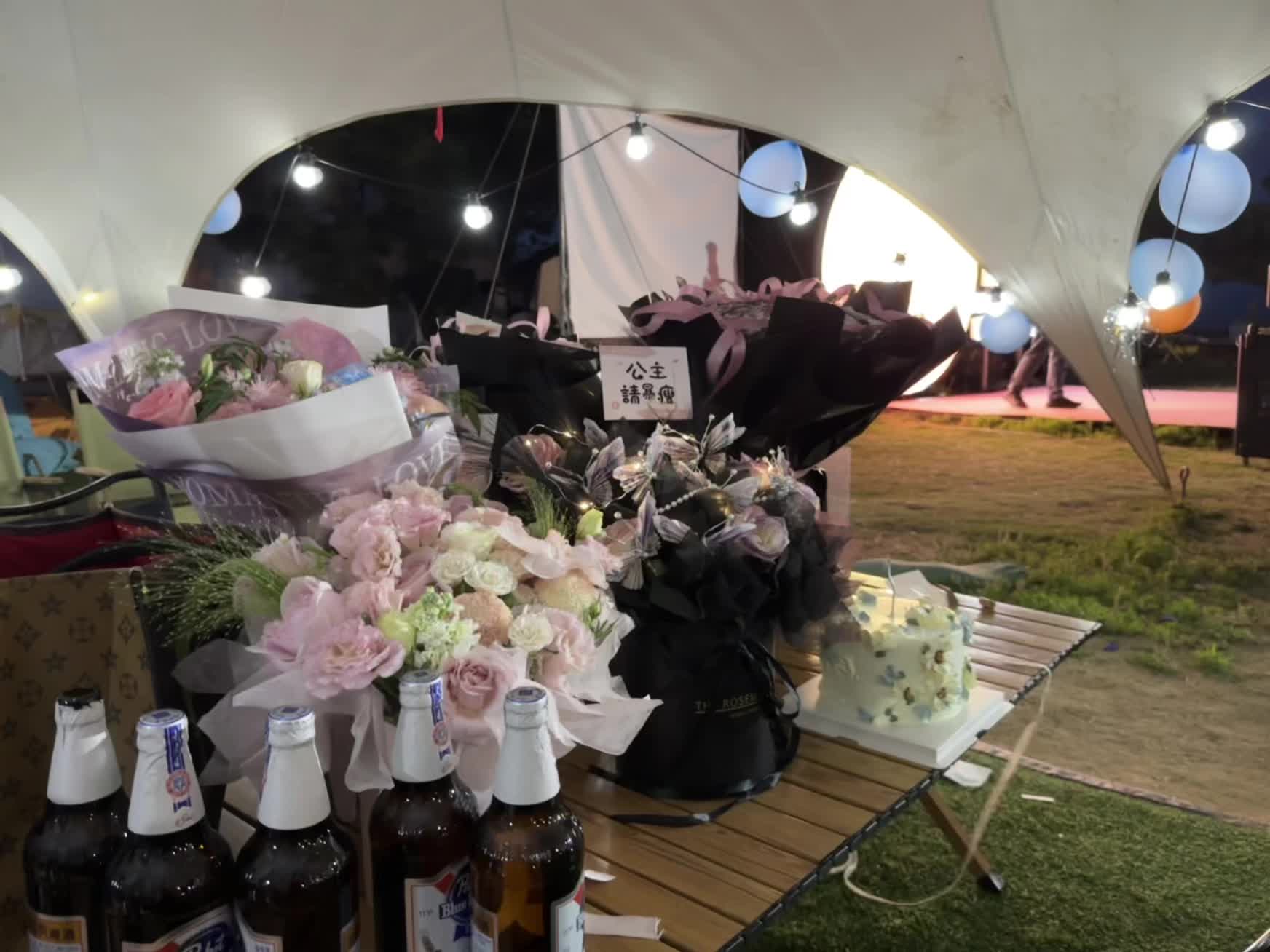 蜡烛在海风里摇摇晃晃 又一岁