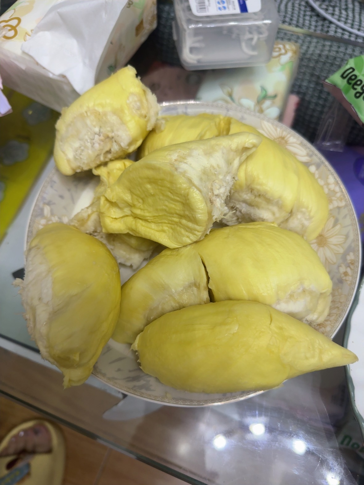 姨妈第一天吃一个胖乎乎榴莲超人哥给买 只需陪他打两把ps5非常值了家人们