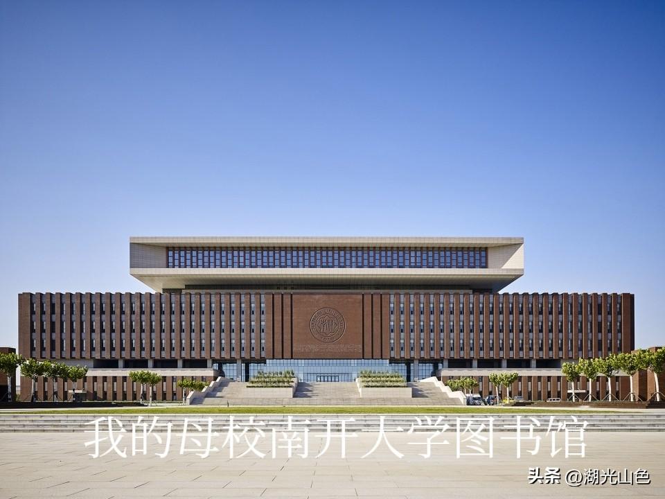 如果一定要读懂人生，你将活的抑郁；如果一定要看破红尘，你将过得苦闷。人生，就是一