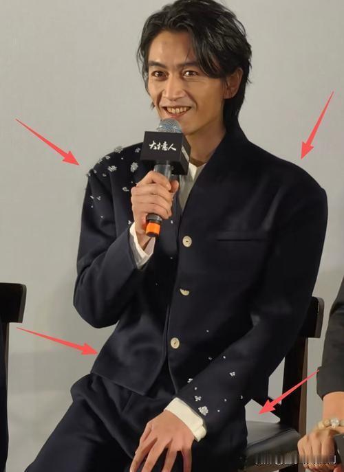 陈晓瘦到脱相，状态引热议

近日陈晓出席新剧《大生意人》宣传活动，久未露面的他瘦