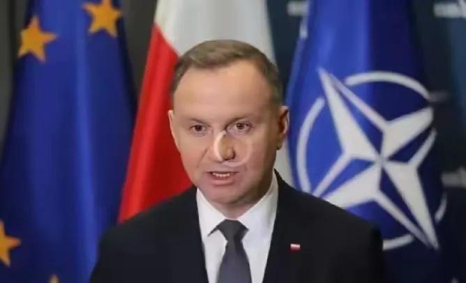 全欧洲都欠波兰一句“谢谢你”。如果不是它愚蠢地阻断中欧班列长达11天，中国的北极