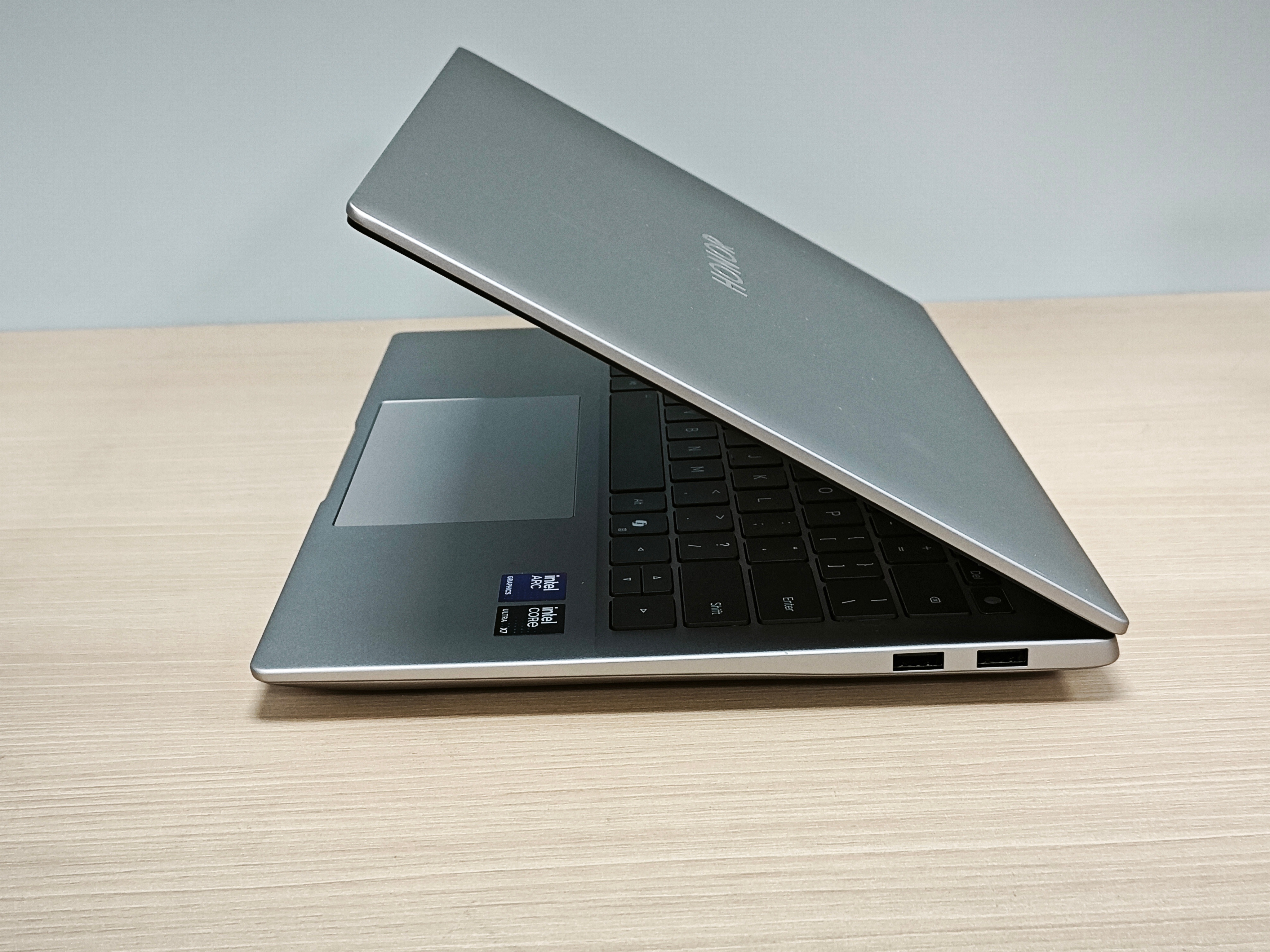 荣耀MagicBook 14 2026 14寸 购买及回收联系方式见图 ​​​