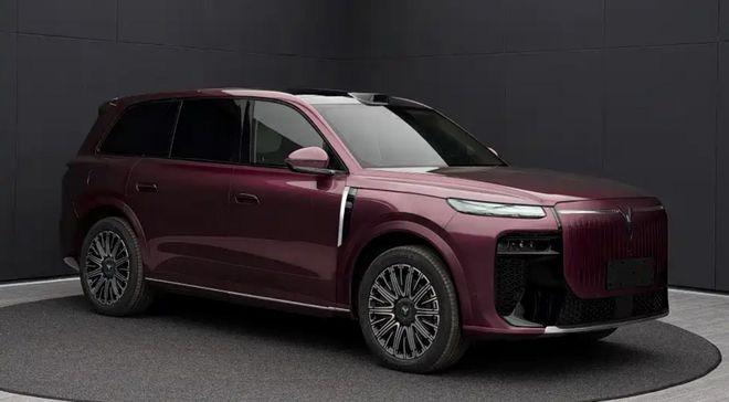 岚图泰山看起来并不是一款车而是一个系列，怪不得之前岚图又考虑过泰山是否使用9这个