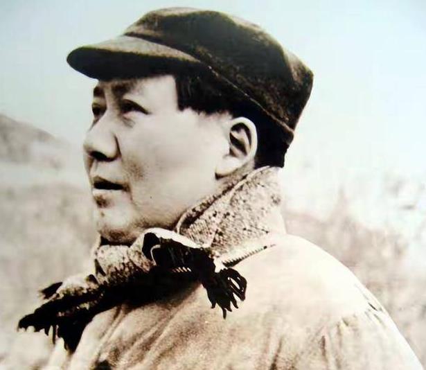 毛主席长征时拿走藏族土司一本书，解放后，土司提出一个请求。长征时期，毛主席拿走藏