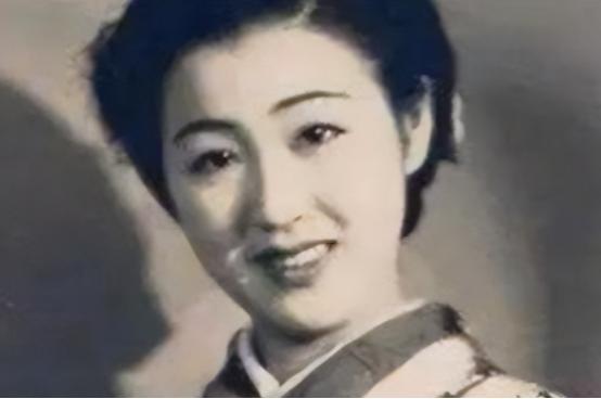 1945年，中国远征军在缅甸意外俘获十余名日军溃兵，团长原欲处决所有战俘，然而战