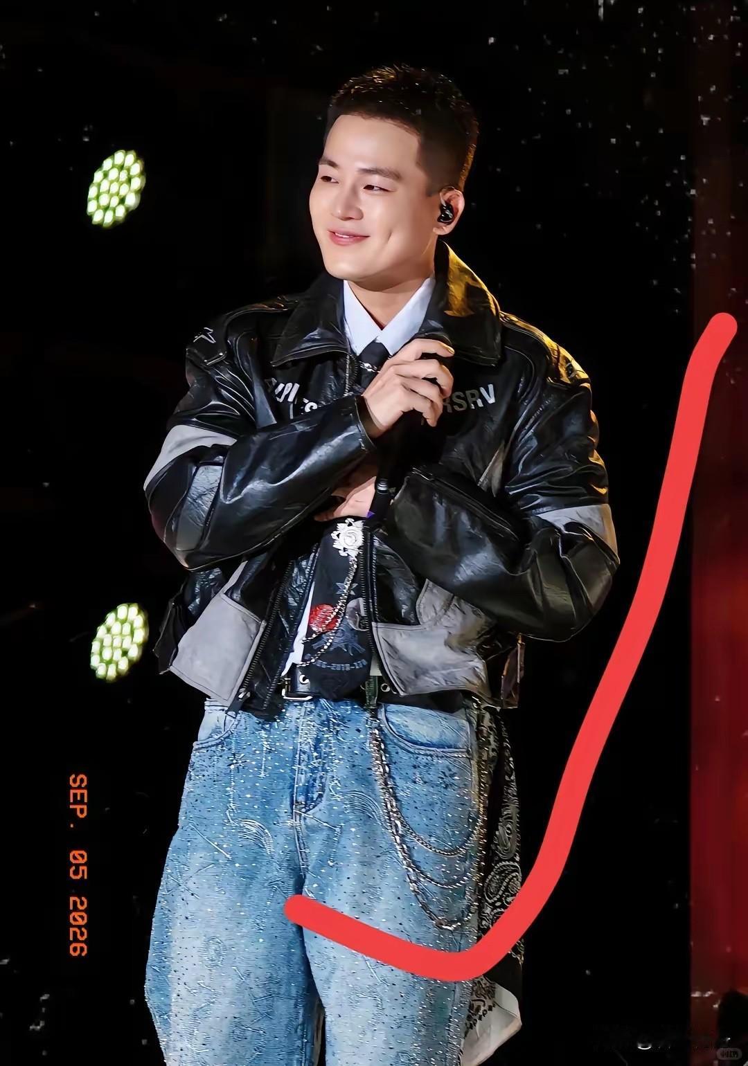只要欧豪不塌房，
我敢说他这辈子是衣食无忧了！
他1992年的，才34岁，就已经