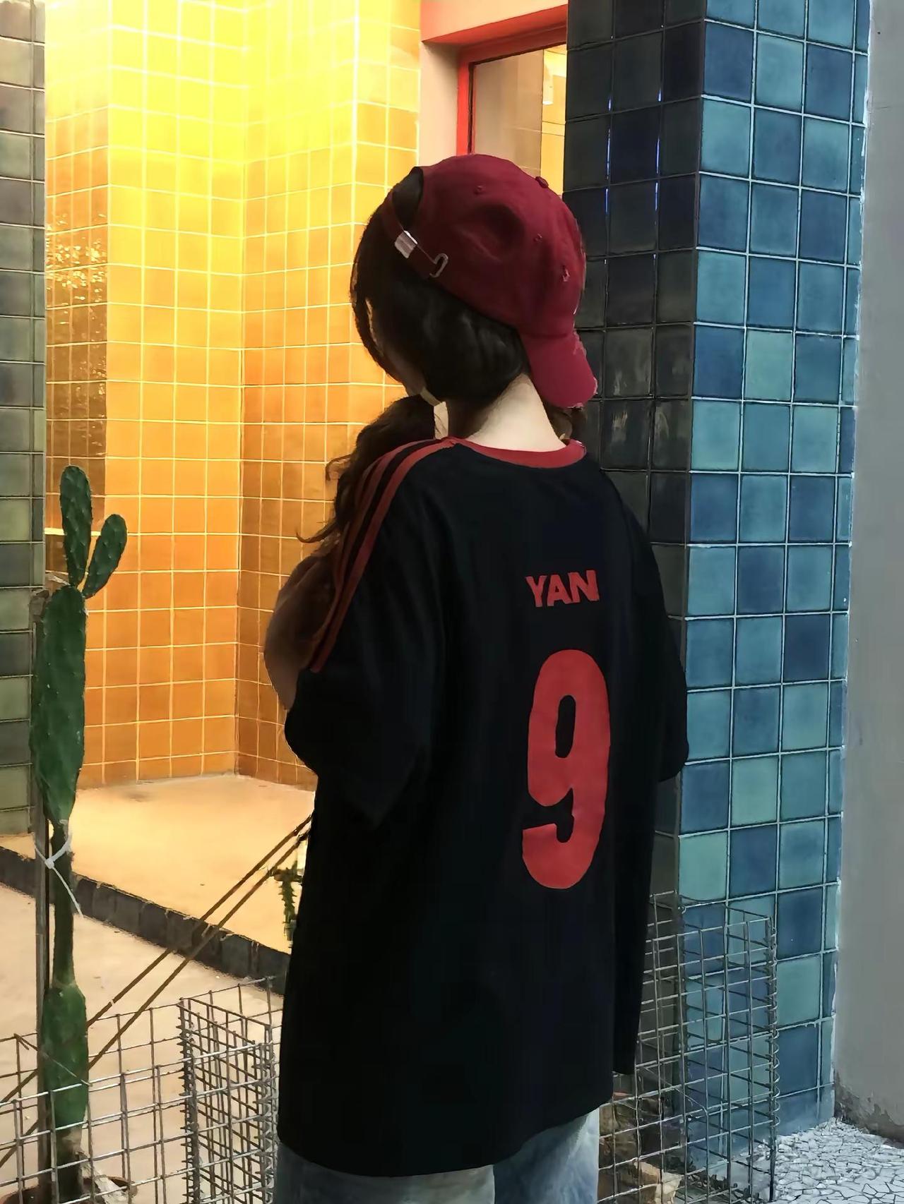 你好，九号球员🖤❤️严浩翔 9号球服 稀奇 线下穿搭 @时代少年团-严浩翔