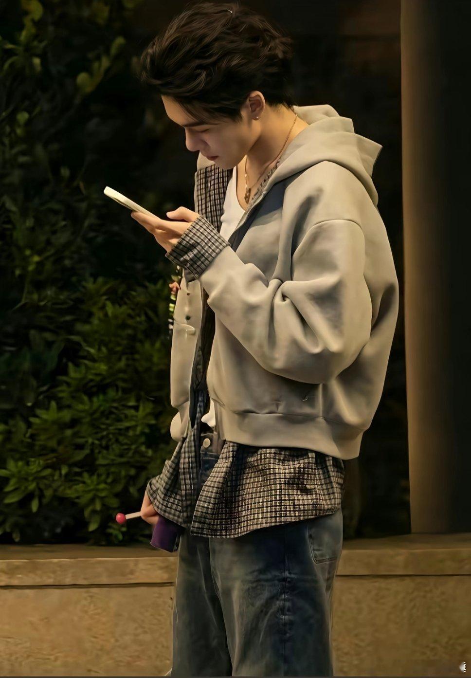 所有人感受曾舜晞这张图，完全神图来着