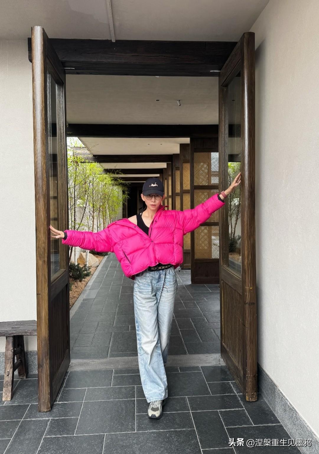 张晋蔡少芬夫妇现身西安古城

张晋蔡少芬分别分享了动态和照片，地址都是西安古城。