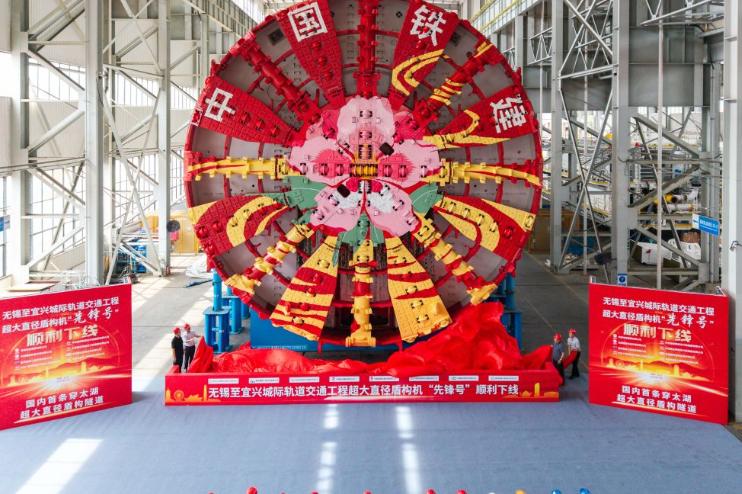 7月17日，根据新华网的正式报道，湖南长沙的生产车间里，一台名副其实的“钢铁巨兽