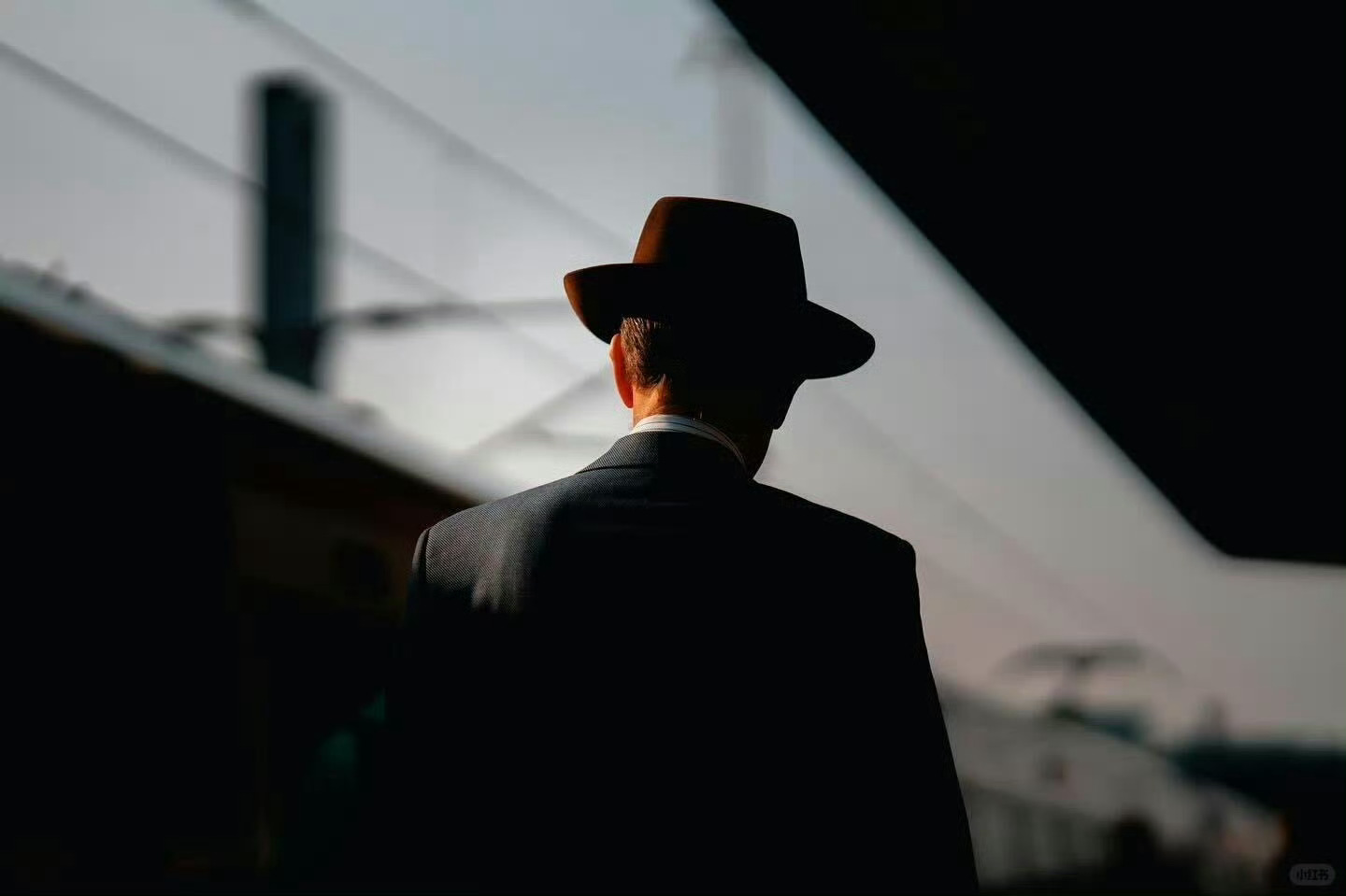 被社会捶打了40年，才知道的社交会真相。1、真正会撩的人，从不靠嘴。2、一定要结