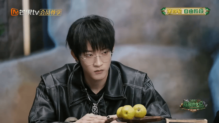 何运晨还完你的还你的森林进化论2025欠债还血名场面！小怂追债太执着，何运晨这波