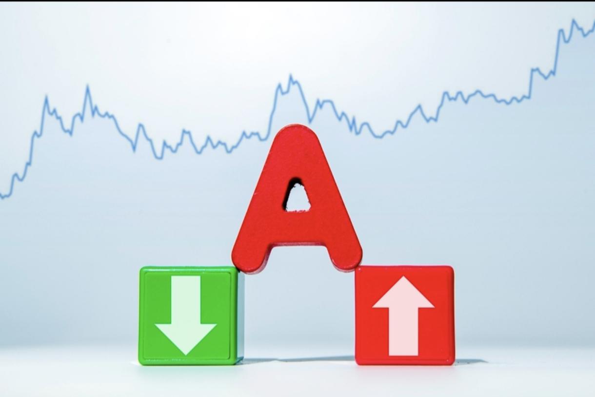 截至7月中旬，A股处于技术性调整阶段。主流机构认为调整进入收尾阶段，无系统性风险
